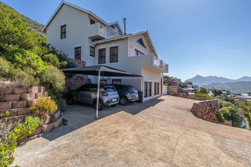 5 Bedroom Property for Sale in Fish Hoek Western Cape
